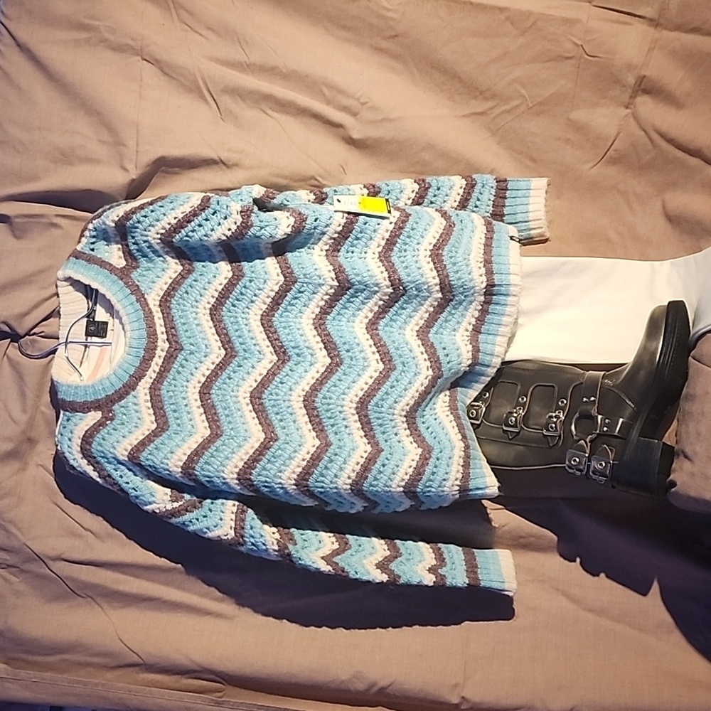 Volcom Girls hand knit pullover sweater